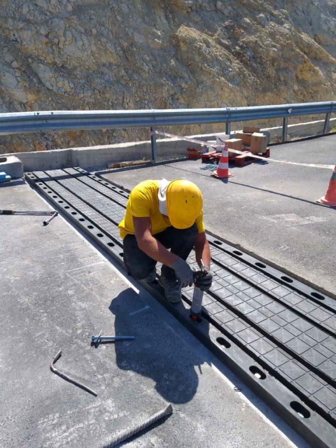 Installation of Elastomeric Expansion Joints in Newly Constructed